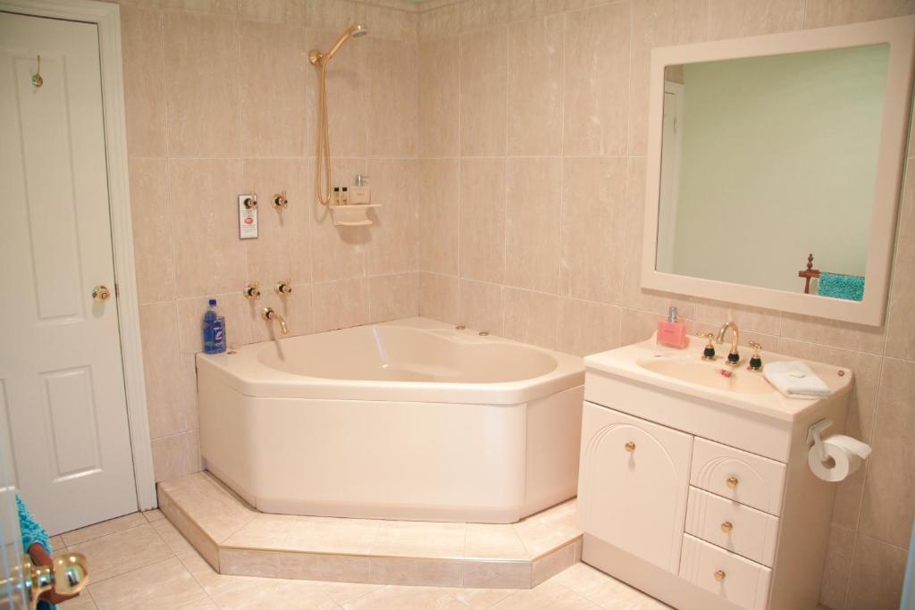 Holly Lane Mews Motel Yarra Glen Room photo